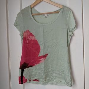 Banana Republic green silk flower tshirt